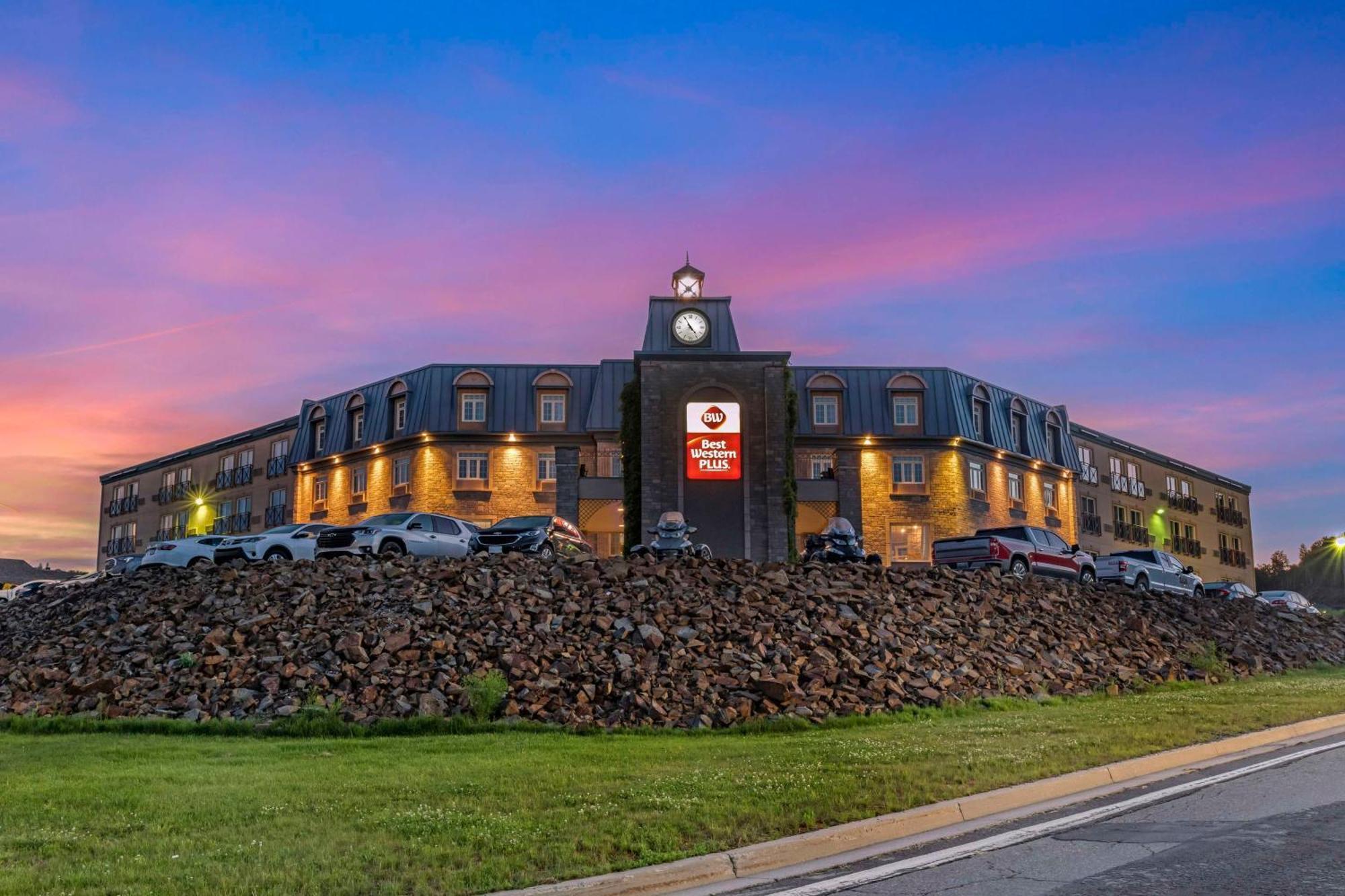 Best Western Plus Edmundston Buitenkant foto